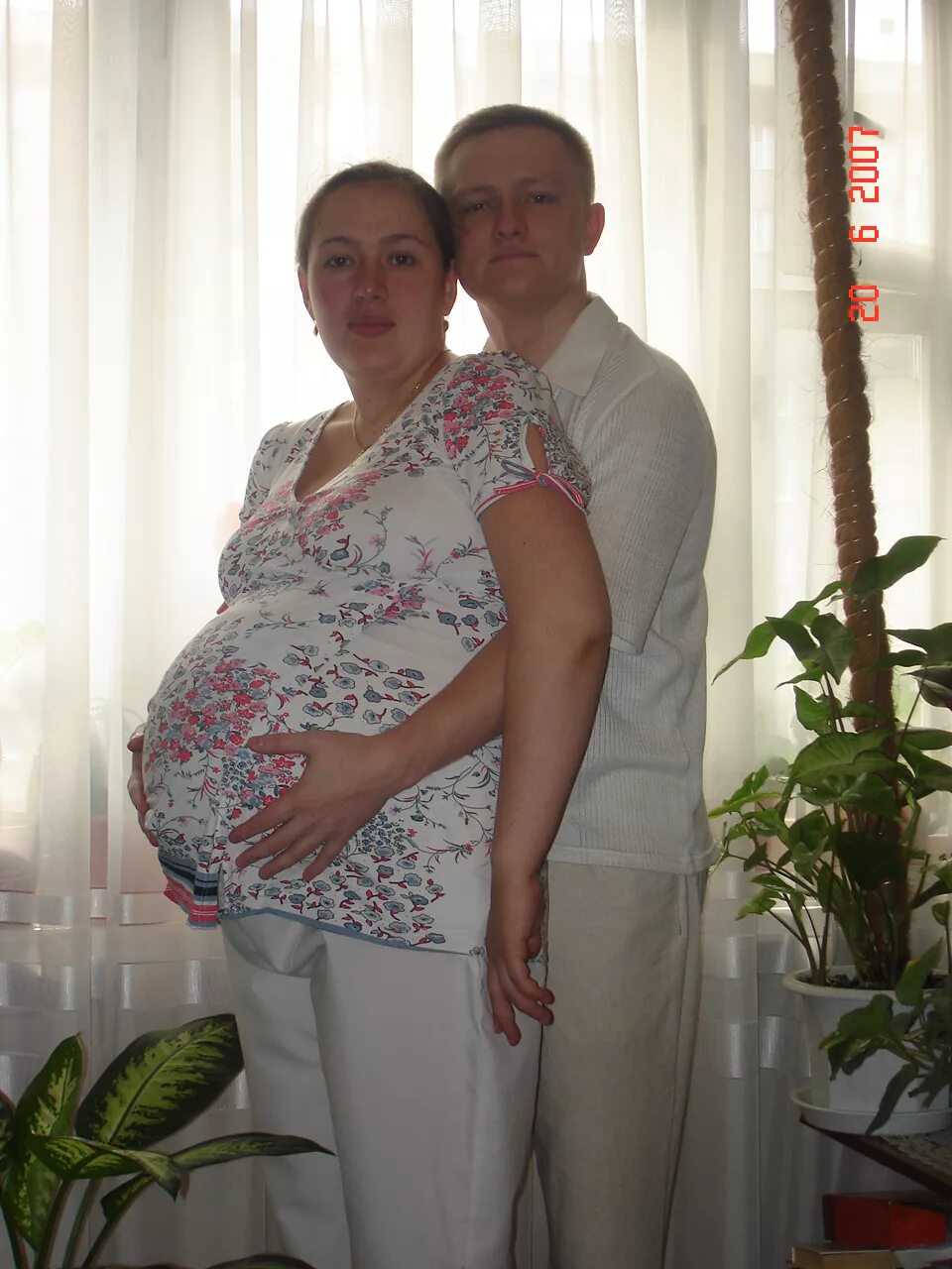 Мама с близняшками. К чему снится беременность двойней. К чему снится беременность двойней. Разнополая двойня. Беременная девушка во сне родила.