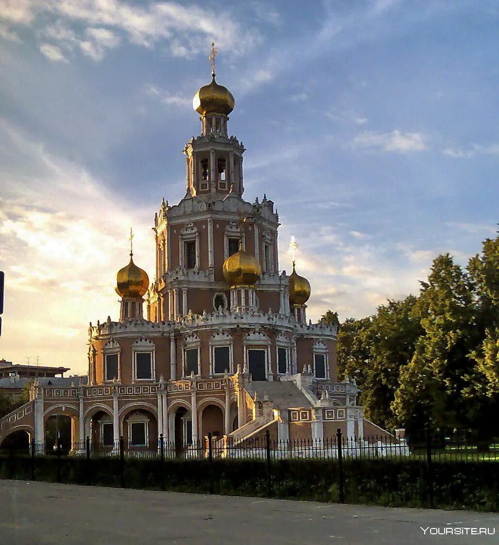 Церковь богородицы в филях. Москва. Храм Покрова Пресвятой Богородицы в Филях.. Храм в Филях нарышкинское Барокко. Церковь Покрова Богородицы в Филях 1693. Церковь Покрова в Филях (1693 — 1694)..