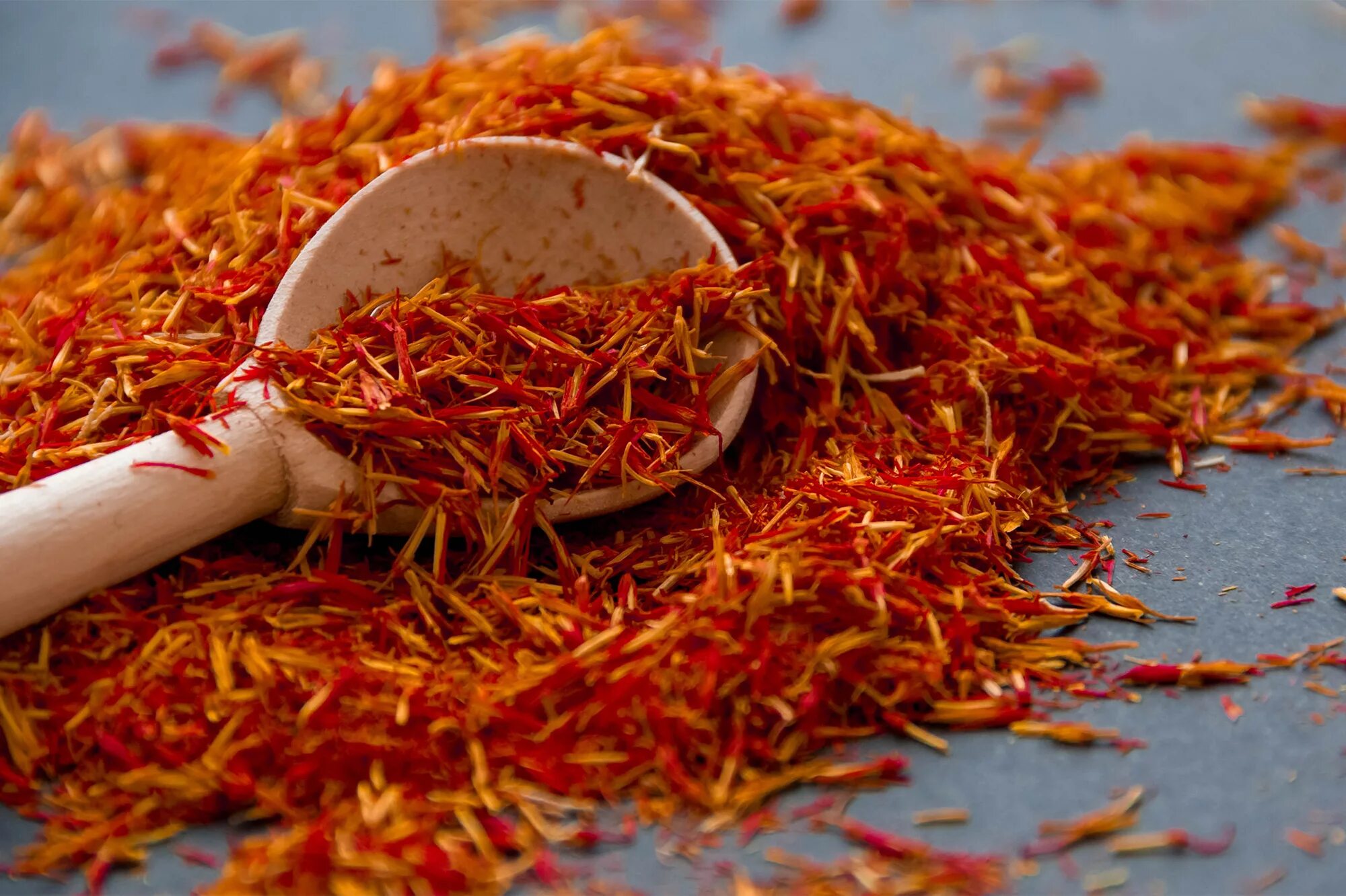 Чай с шафраном. Turkish Saffron приправа. Шафран (пряность). Шафран еда. Специи из шафрана.