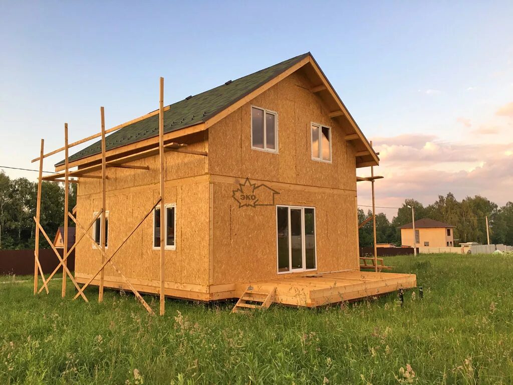 Сип панель 6х6. Домик из сип панелей. дачный домик из сип панелей. проекты дач из сип панелей. дача и сип панелей.