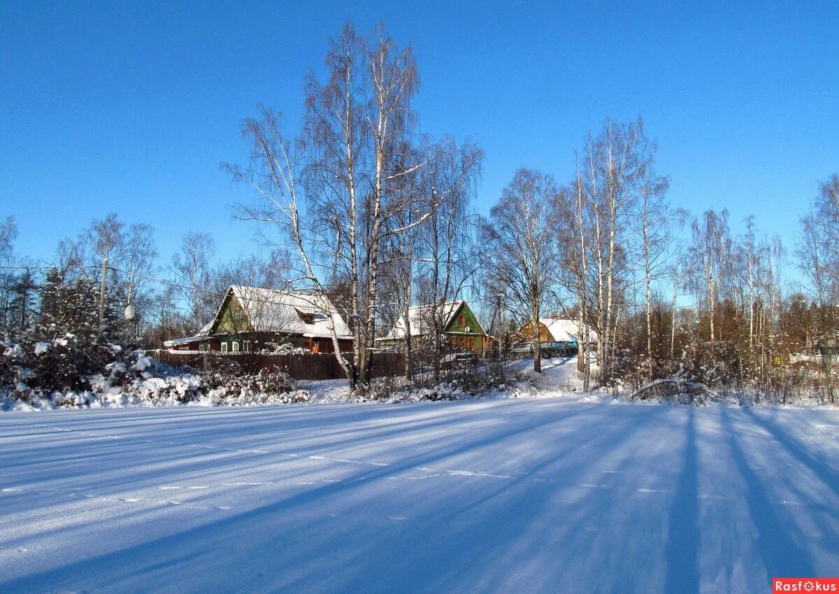 Зима в деревне. Зимняя деревня. Зимняя деревня. Зимний деревенский пейзаж. Деревня зимой и летом.