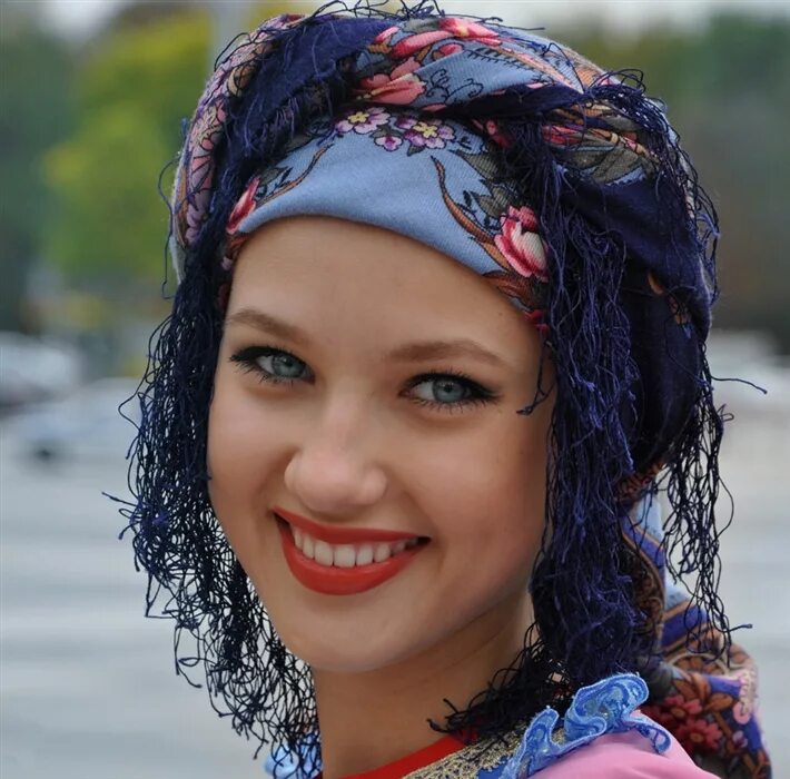 Зимняя фотосессия с лошадью. Глаза казачки. Павлопосадский платок славянка. Глаза казачки. Донская казачка внешность.