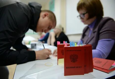 Призывников обяжут являться в военкомат