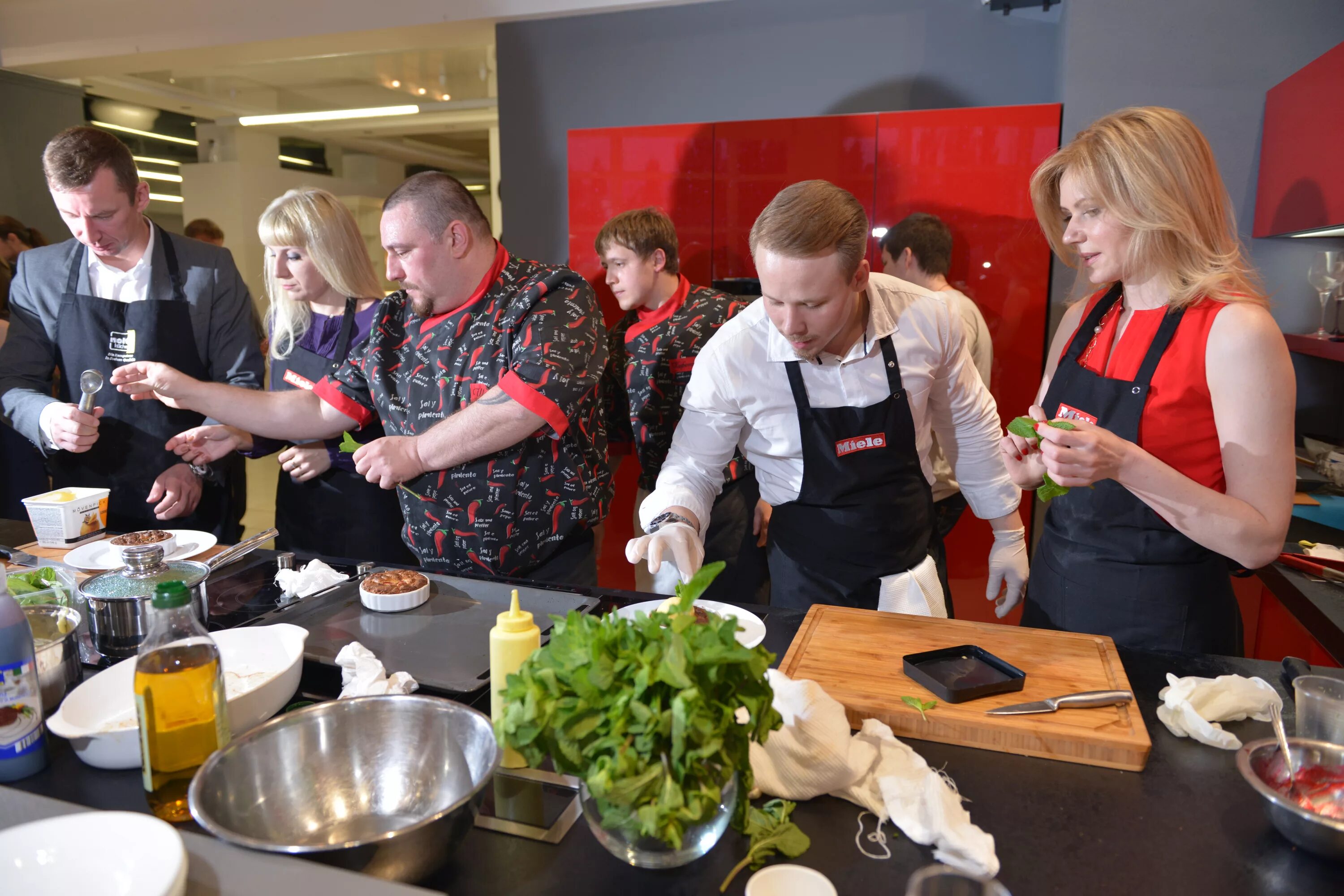 Кулинарный поединок телепередача. Кулинарный поединок. Кулинарный поединок телепередача. Конкурс кулинарный поединок. Кулинарный поединок 2011.