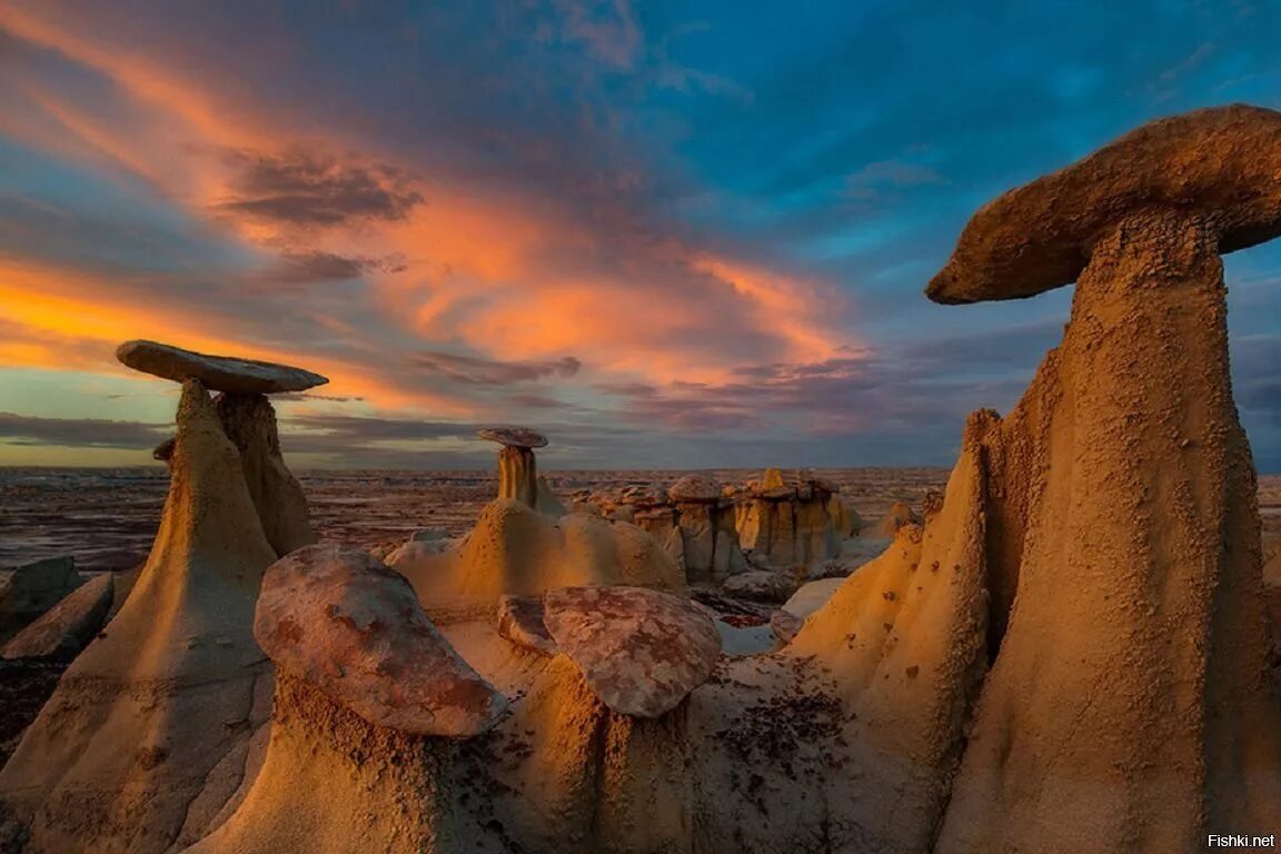 Чудесное и невероятное. Бисти-Бэдлендс - заповедник в США. Нью Мексико столовые горы. Гейзер Флай, США. Неземной пейзаж.