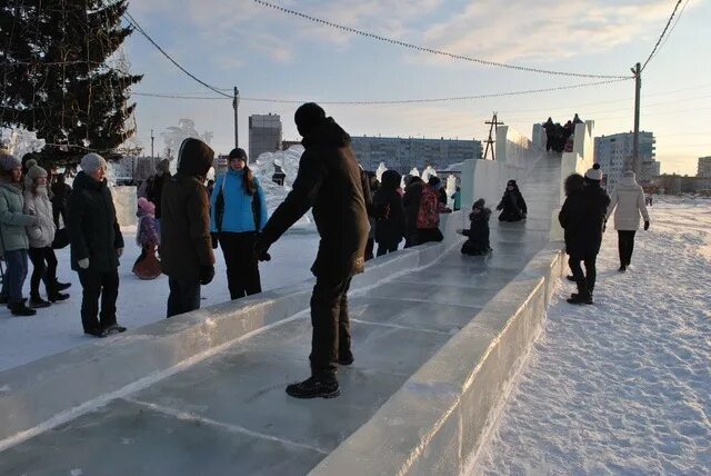 Шарыпово горки. Закажи стенка горки шарыпово. Шарыпово город зима ледяной городок. Ледяной городок шарыпово. Шарыпово мебель горка.