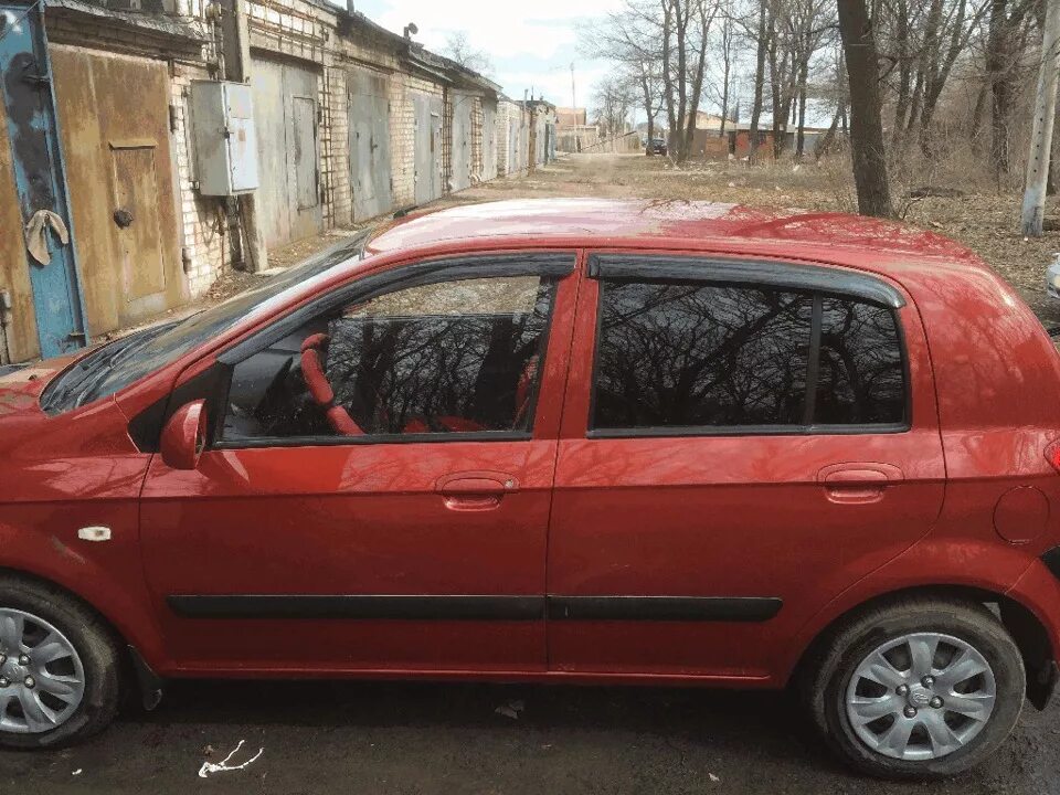 Кузов гетц. Дефлекторы hyundai getz. ветровики хендай гетц. хендай гетц 1.4 черный. дефлекторы на окна гетц.