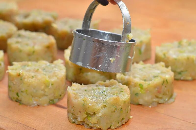 Как пользоваться формой для котлет. Форма куриных котлет. форма для котлет своими руками из подручных материалов фото.