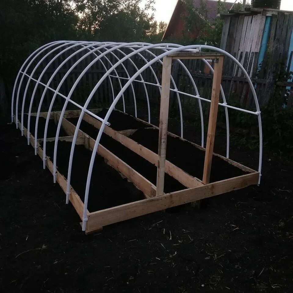 Теплица из пропиленовых труб. Теплица из поликарбоната из пропиленовых труб. Парник каркас из трубы. Каркас теплицы "огуречник". Парник из труб ппр 20мм.