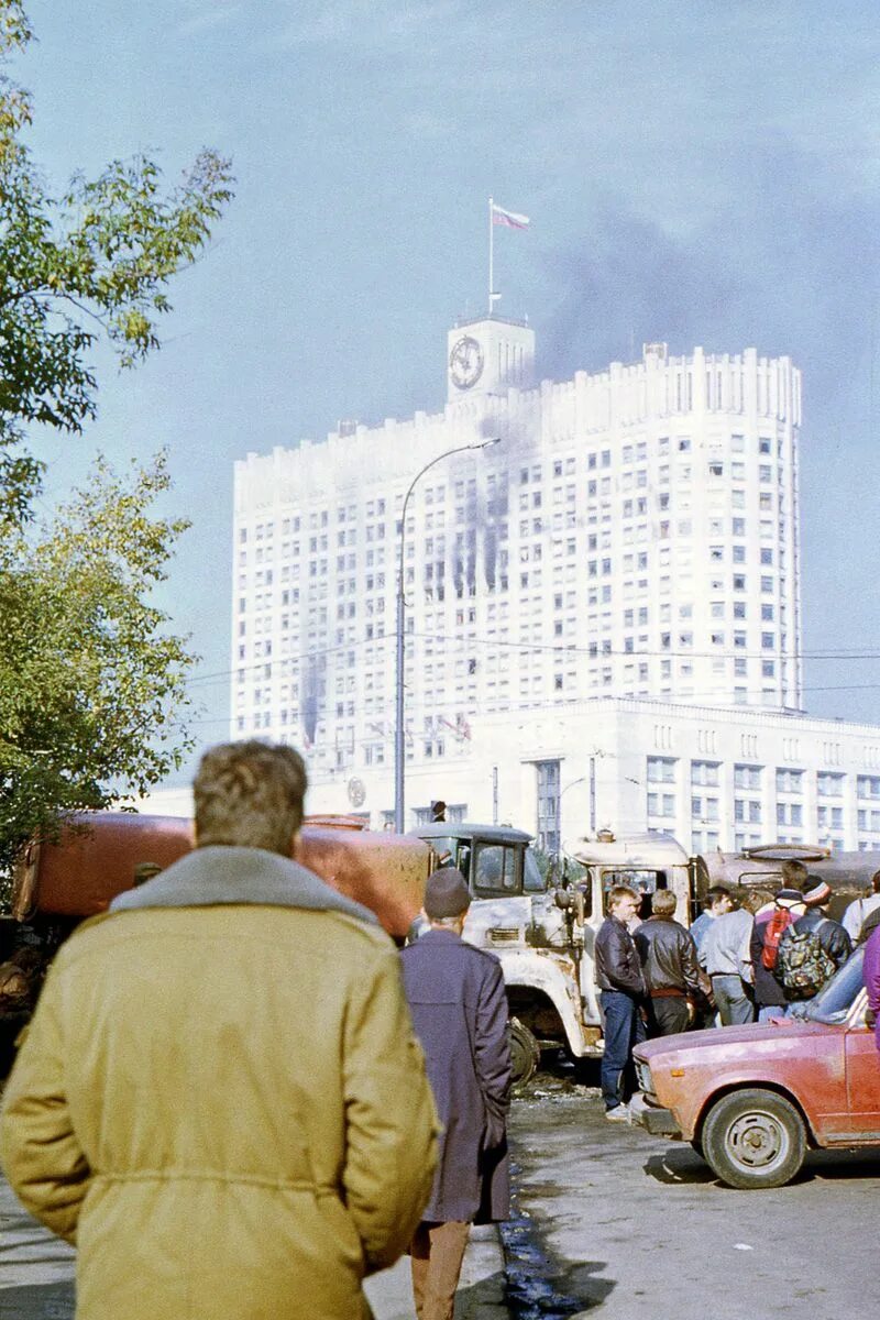 Белый дом в Москве 1993. Штурм белого дома в Москве 1993. Путч 1993 Ельцин. Октябрьский путч 1993.