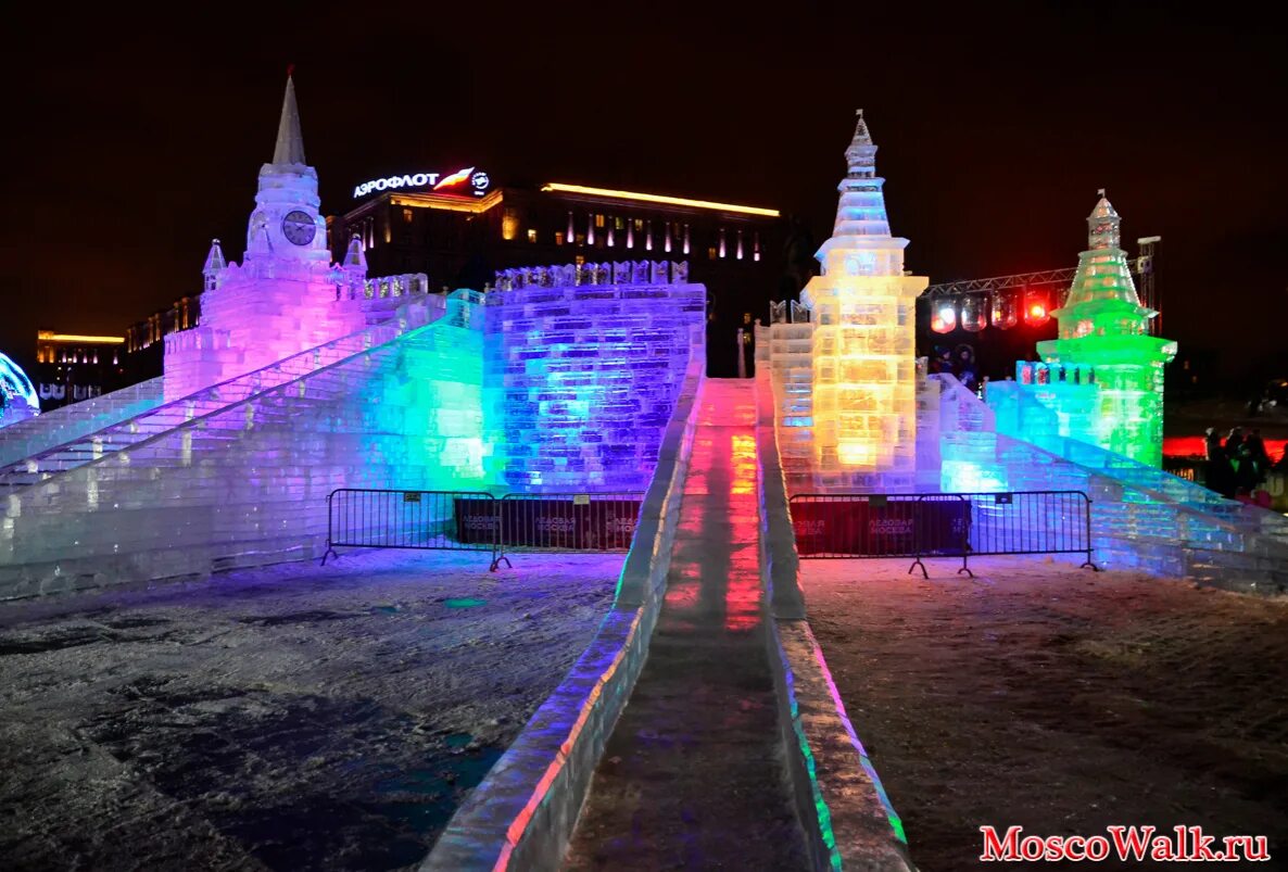 поклонная гора новый год 2022. елка на поклонной горе в москве 2022. поклонная гора в москве новогодние праздники. ледовые фигуры поклонная гора 2022. ледовая москва поклонная гора.