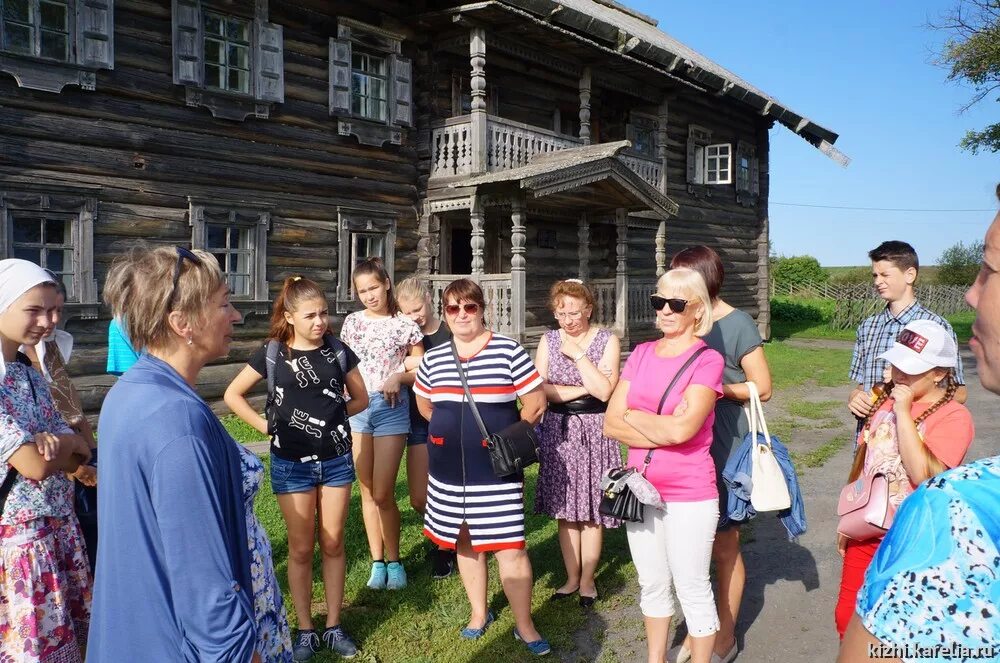 Деревня великая. Поселок Великая губа Карелия. Великая губа Медвежьегорский район. Жители Заонежья. Заонежские крестьяне Великая губа.