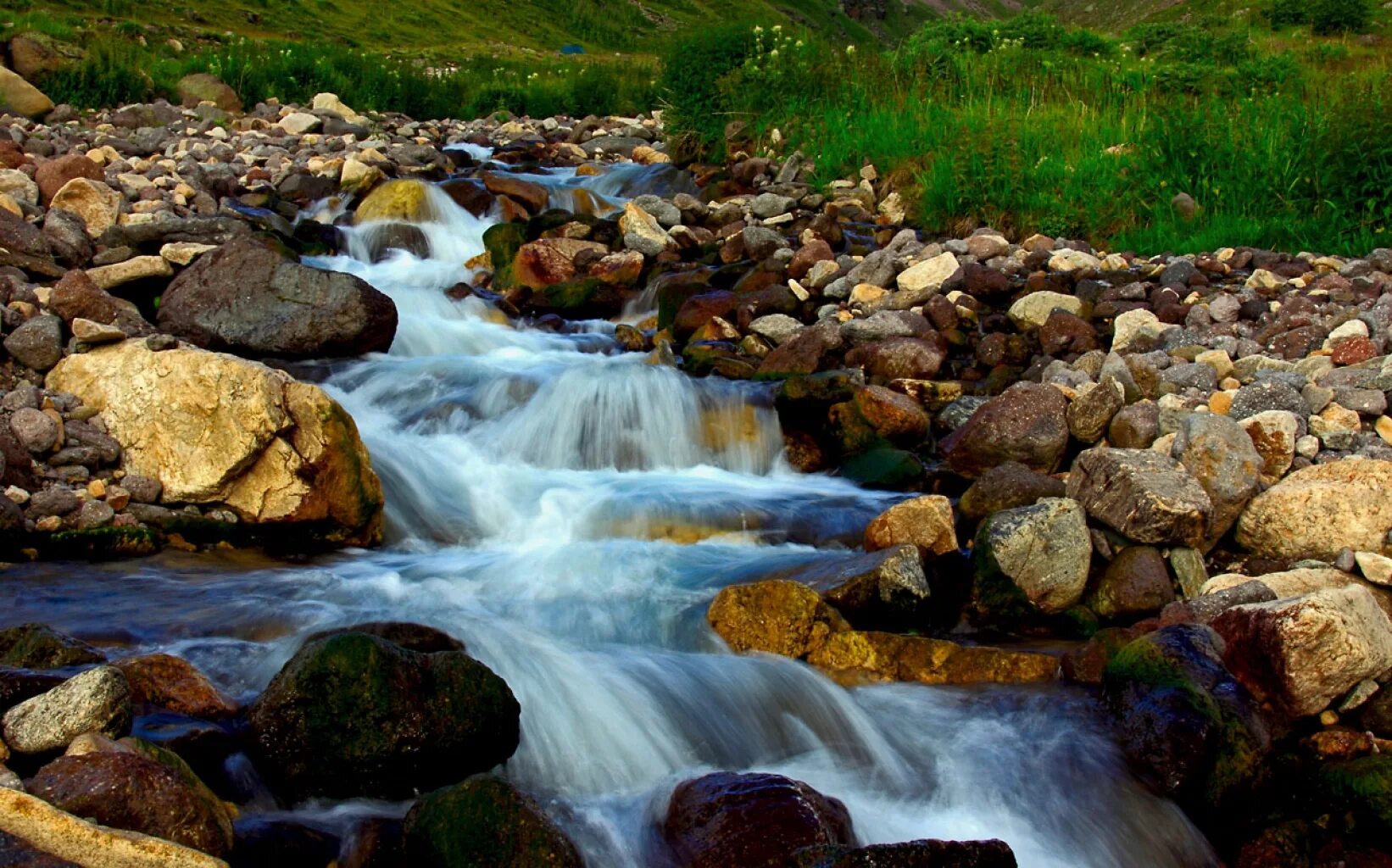 Горные Родники Дагестана. "Горный ручей" водолечебница. Горный Ручеек Дагестанский. Бурхан Булак водопад Казахстан.