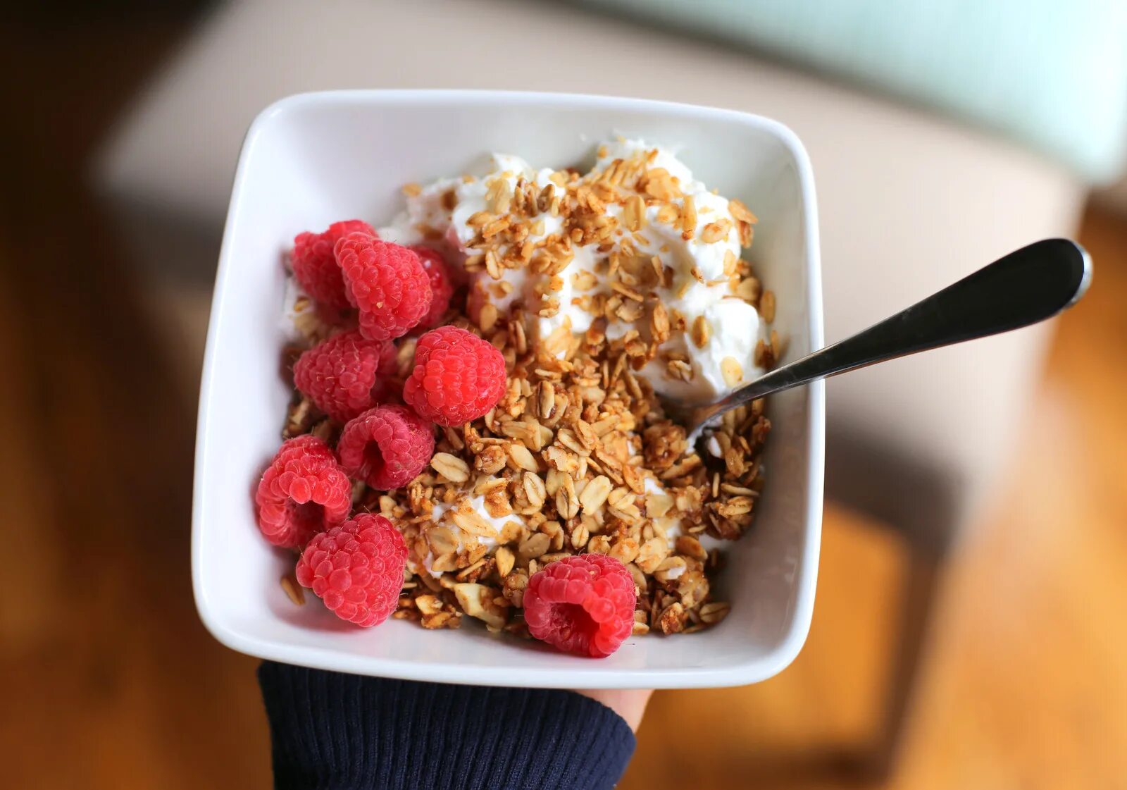 Гранола с кефиром. Granola мюсли. Чакалаб мюсли. Порция мюсли. Порция мюсли.