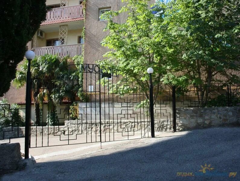 Щербака 8 ялта. Ул. Муссон-ялта гостиничный комплекс. Отель муссон ялта питание. Муссон ул щербака 8а ялта.