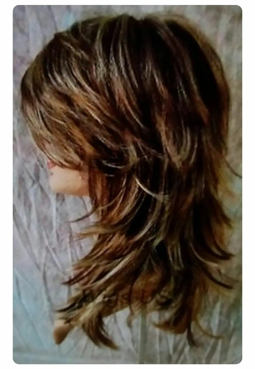 Стрижка рапсодия дебют каскад. Удлиненный каскад градуированный. Стрижка гаврош на средние волосы с челкой. Каскад рванка. Каскад макушка.