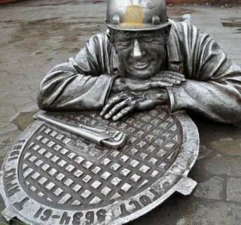 Памятник сантехника