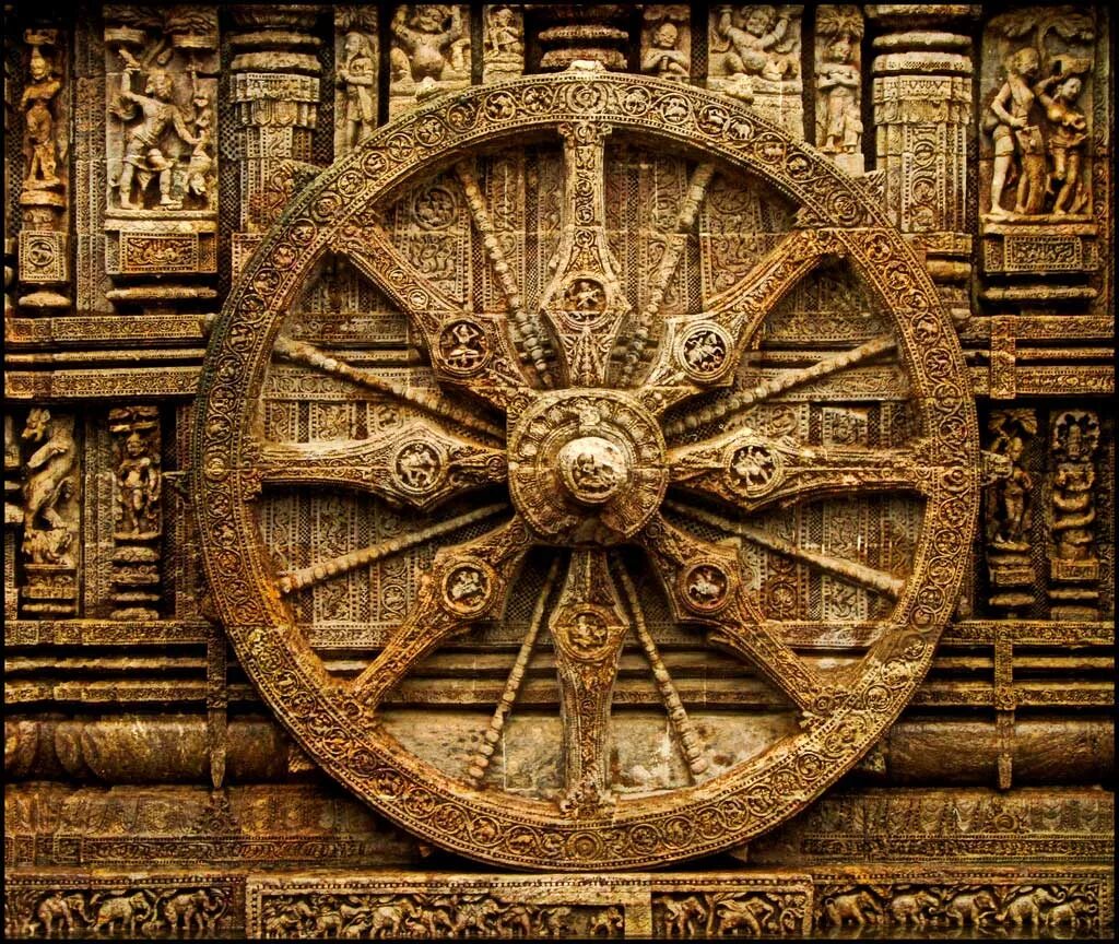 Дхарма это. Konark Sun Temple Wheel. Колесо Дхармы Индуизм. Древние ведические храмы. Колесо драхмы.