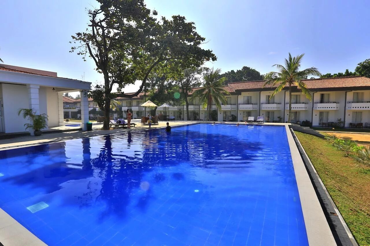 Отель гибискус шри ланка. Hibiscus beach hotel villas 4 калутара. Hibiscus beach hotel villas 4 калутара. Hibiscus beach hotel villas шри ланка. Hibiscus beach hotel villas шри ланка.