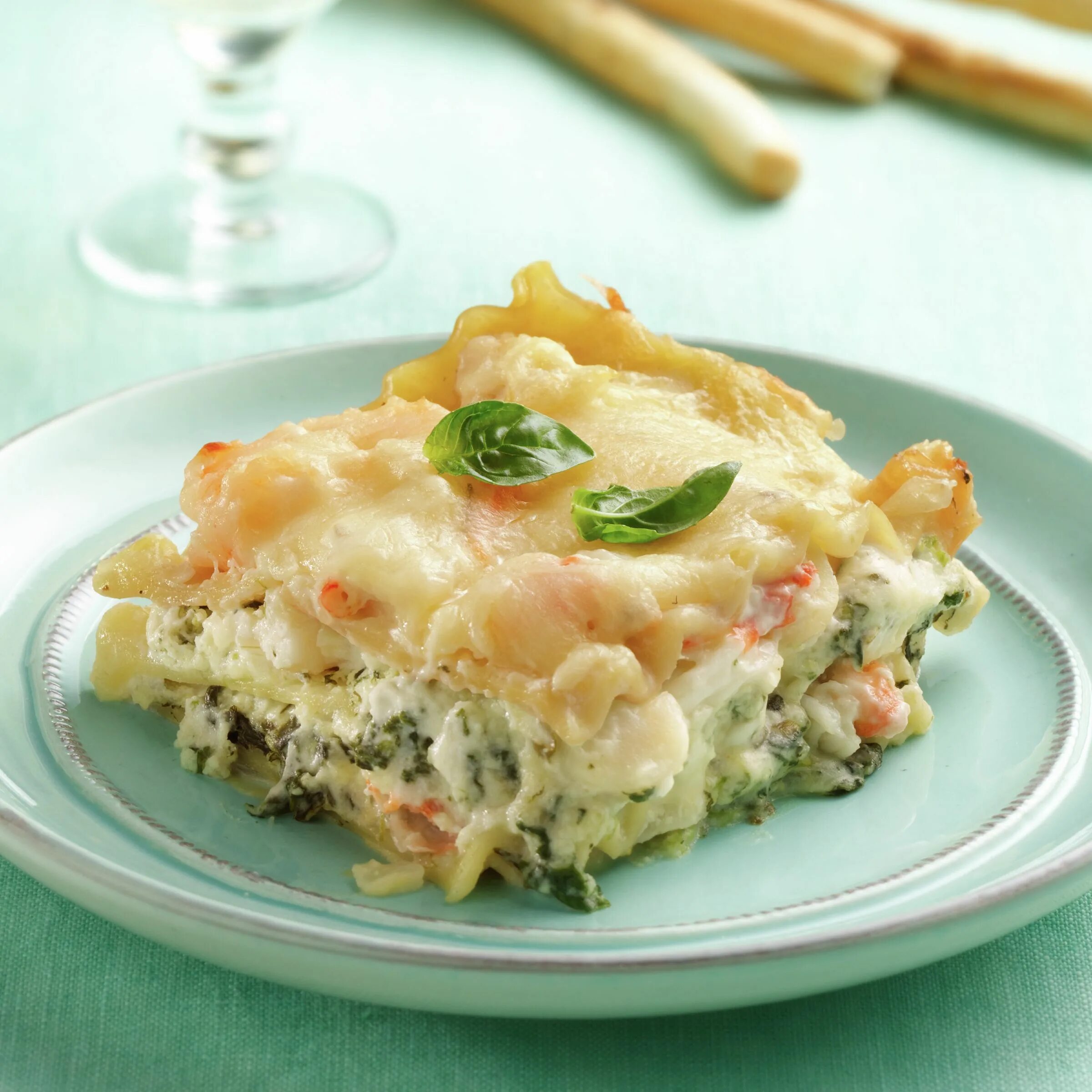 лазанья с морепродуктами в сливочном соусе. лазанья рыбная рецепт с фото пошагово. лазанья с морепродуктами. фото лазанья с морепродуктами. лазанья с морепродуктами.