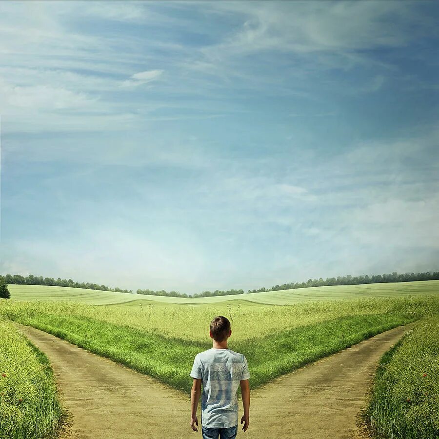 Стоят на посту два часовых. Человек у развилки дорог. Стоит несколько дороже. Стоит несколько дороже. Девушка на распутье дорог.