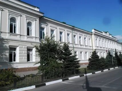 Гимназия рядом