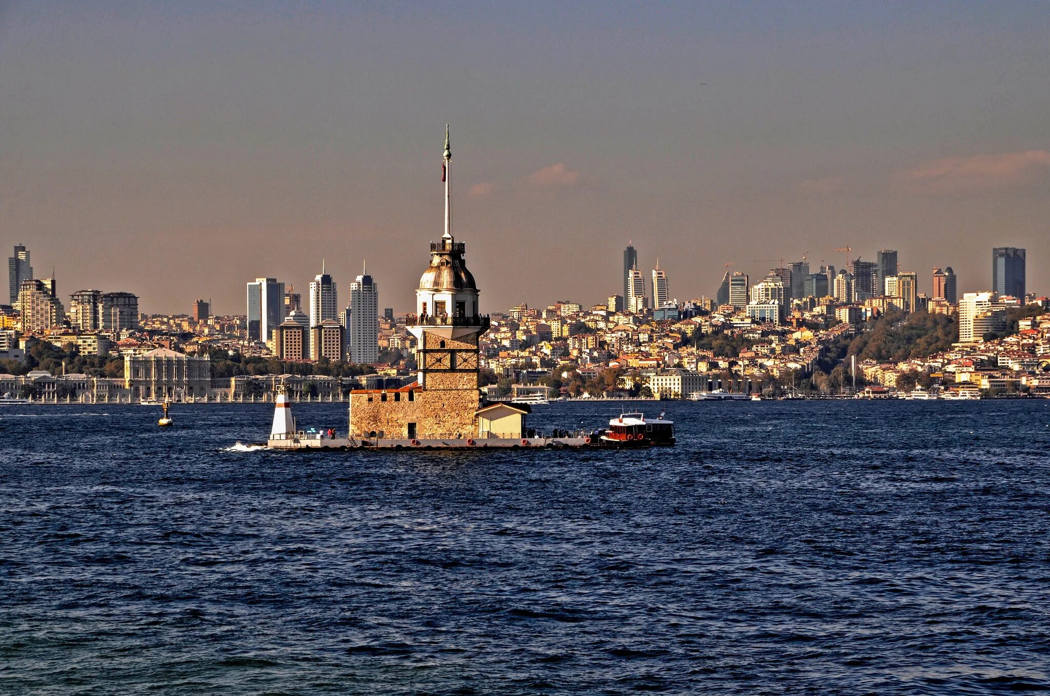 Пролив босфор океан. Босфор Турция Стамбул. Пролив Босфор. Турция Босфорский пролив. Залив в Турции Босфор.