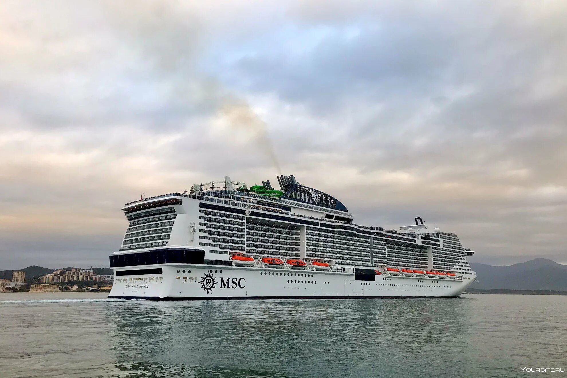 Что значит лайнер. Круиз msc grandiosa. лайнер msc grandiosa. msc meraviglia круизный лайнер. msc grandiosa круизный лайнер.