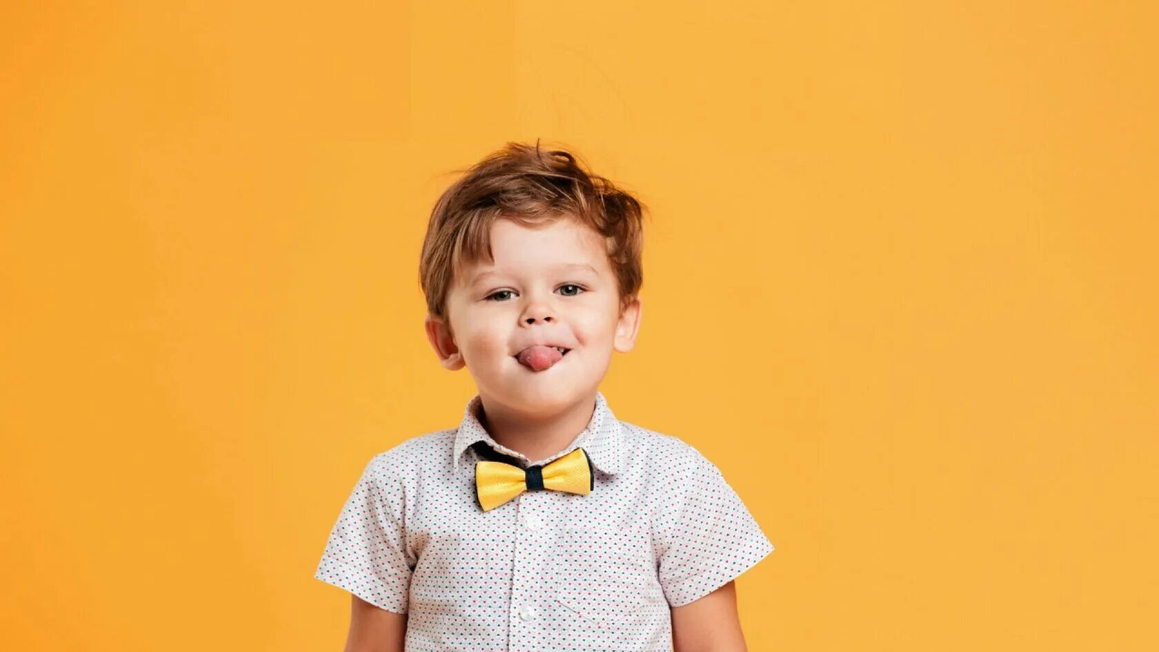 Фотопортрет мальчика. Маленький вундеркинд 3-5 лет. Милый мальчик 5 лет. 5 лет мальчику. Дети занимаются.