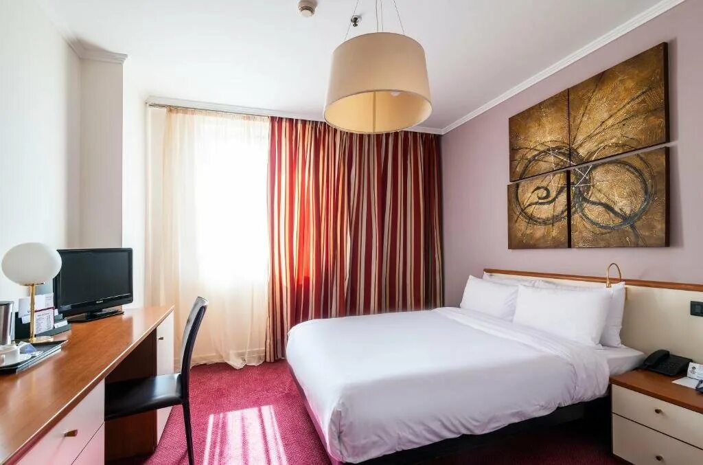 Отель 4 ереван. Конгресс отель Ереван. Best Western Plus Congress Hotel Ереван. Гостиница конгресс в Ереване. Бест вестерн плюс конгресс Ереван.