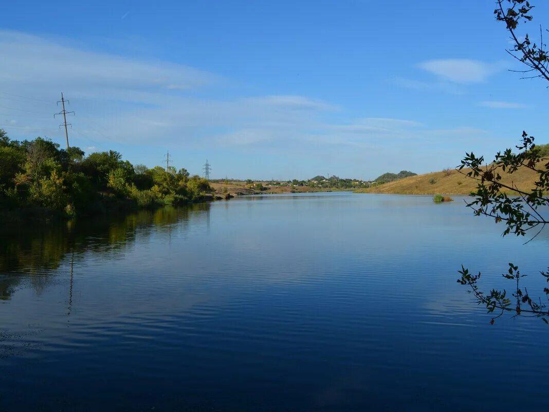 Водохранилище шахты. Озеро грушевское ставропольский край. Озеро грушевское ставропольский край. Город новотроицк река урал. Грушевское водохранилище ставропольский край.