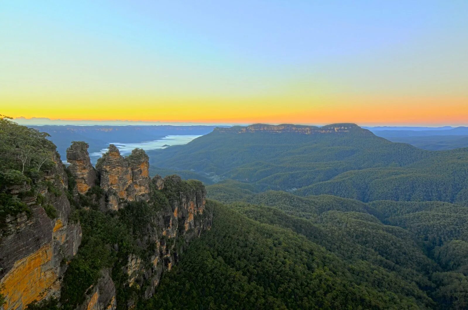Водораздельный хребет австралии. Парк голубые горы в австралии. Блу маунтин горы в австралии. Голубые горы (штат новый южный уэльс). Голубые горы (штат новый южный уэльс).