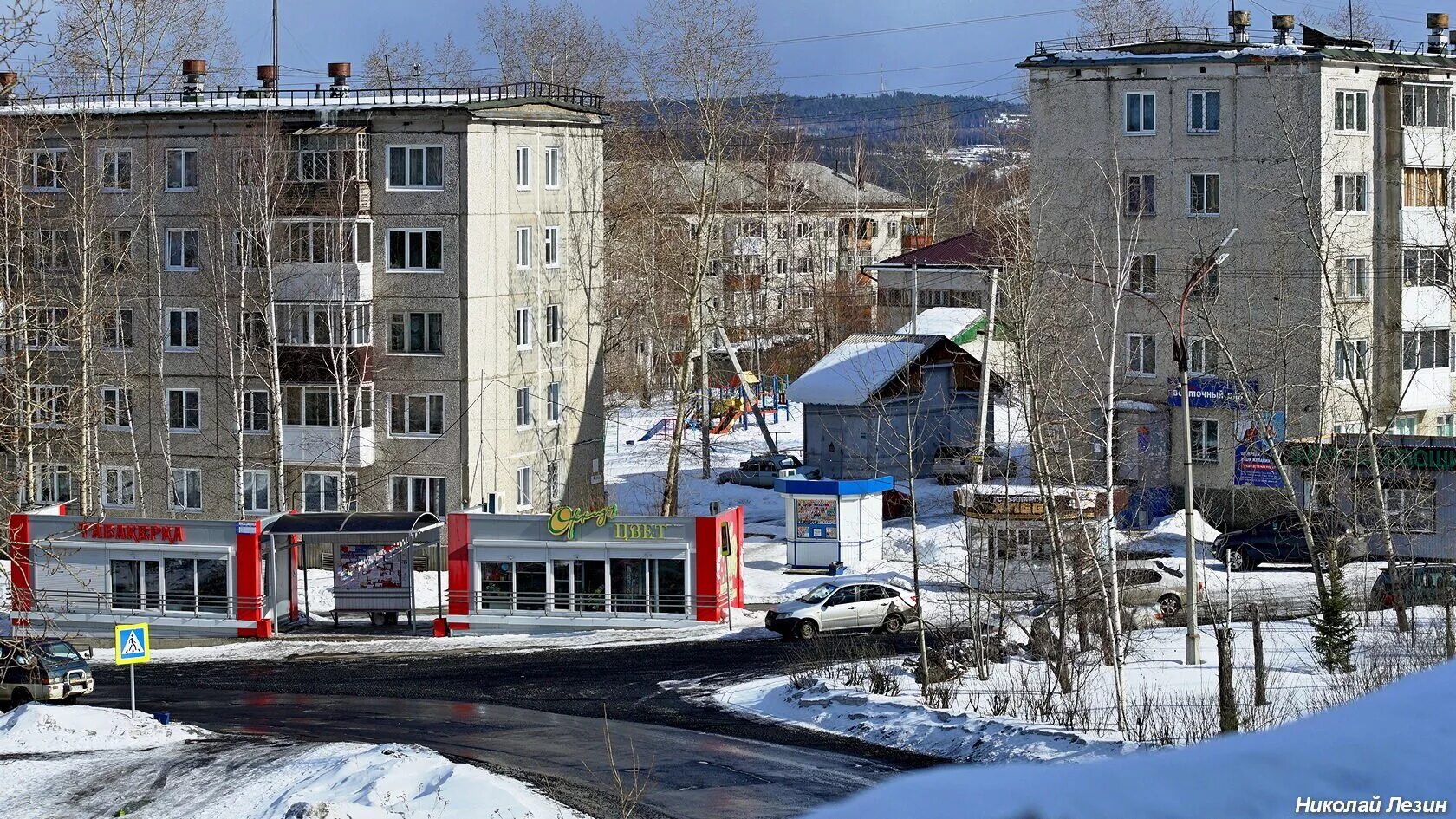 Купить 2 усть илимск. Усть-Илимск левый берег. Остановка Витязь Усть Илимск. Город Усть Илимск старый город. Усть-Илимск старый город остановка Витязь.