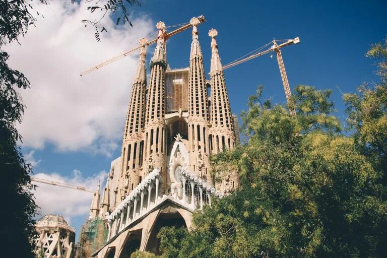 Visite Guidée de la Sagrada Familia (Guide Français) Sagrada familia, Visiter ba