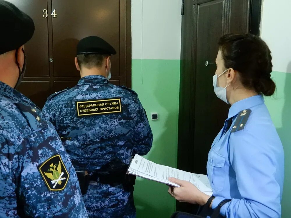 Судебные приставы новгородский. Судебные приставы новгородский. Судебные приставы новгородский. Судебные приставы америки. Осуждена девушка.