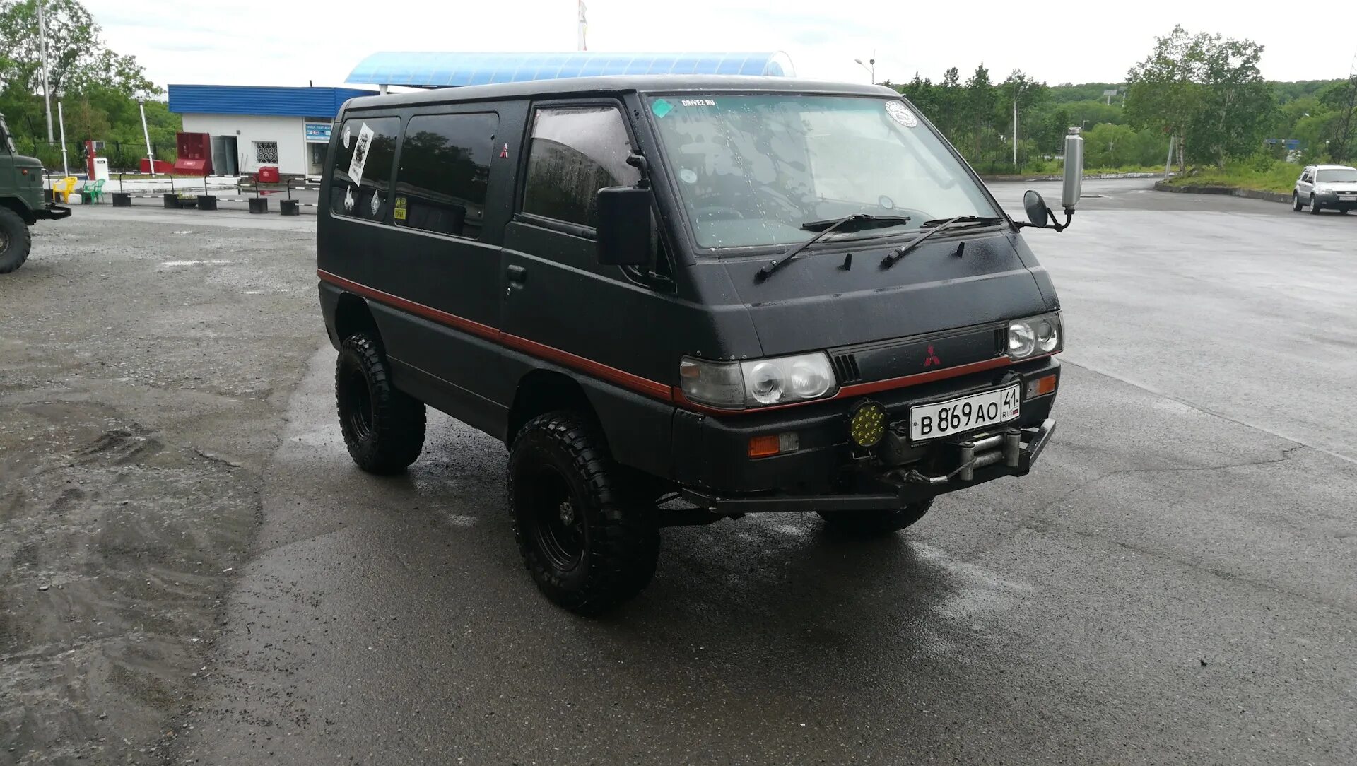 Авито калужская машины. Mitsubishi Delica, 1994 2.5. Mitsubishi Delica p35w. Мицубиси Delica 1994. Mitsubishi . Делика 1994 года.