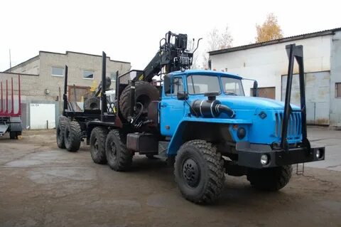 Урал лесовоз с манипулятором