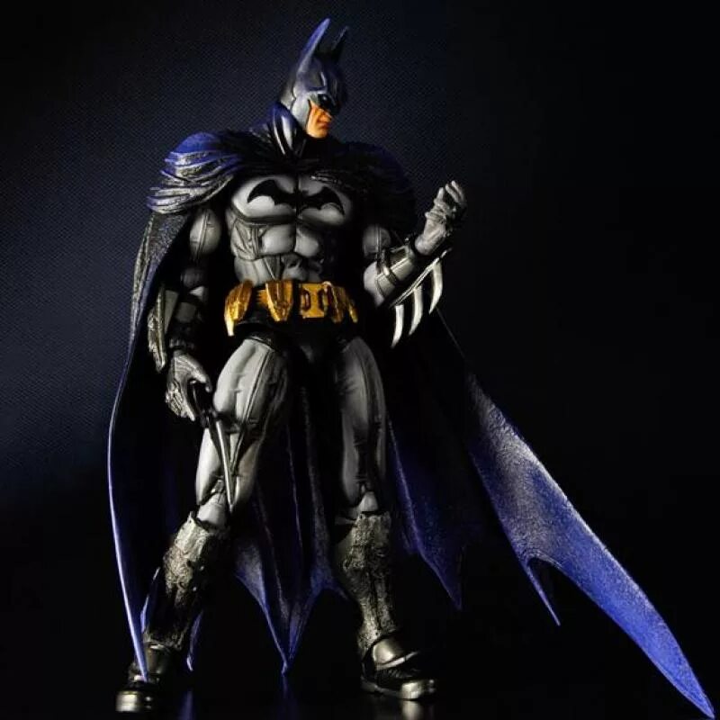 Фигурка Бэтмена из Бэтмен Аркхем. Фигурки Batman Arkham City. Фигурки Бэтмен Аркхем Сити. Batman Arkham Asylum фигурки. Batman play