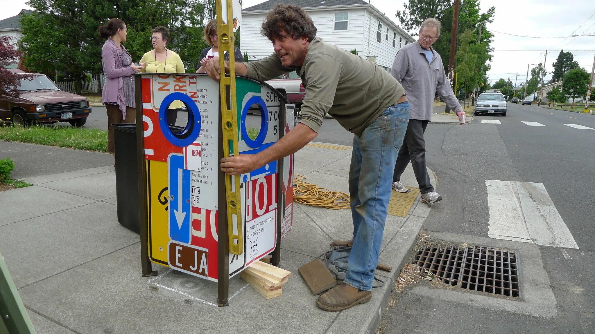 Урна для мусора. Портленд мусор. Functional Art rubbish bins Ivan MCLEAN. Functional Art rubbish bins ответы Ivan MCLEAN.