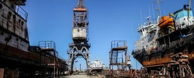 Жатайский судоремонтный завод. Жатайский судоремонтно-судостроительный завод. логотип жатайская верфь. строительство пароходов на жатайской верфи.