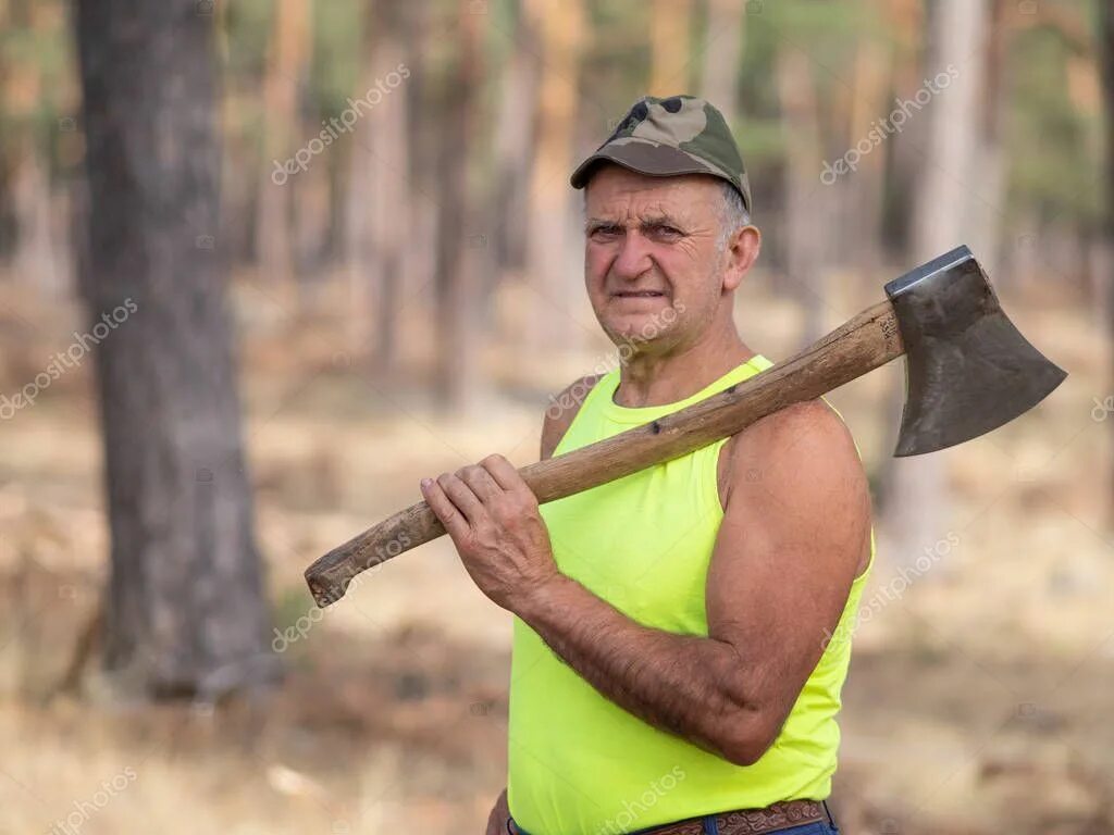 Мужчина с топором сегодня. Дровосек Йошкар-Ола. Дровосек Lumberjack man. Мужчина с топором. Парень с топором.