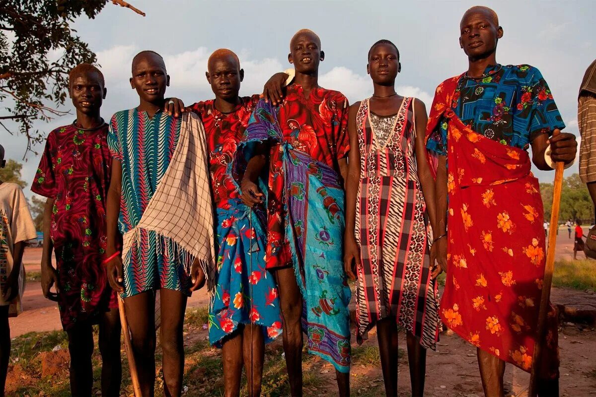 Африка самый высокий. Тутси народ Африки. Тутси народность в Африке. Тутси племя. Тутси нилоты Масаи.
