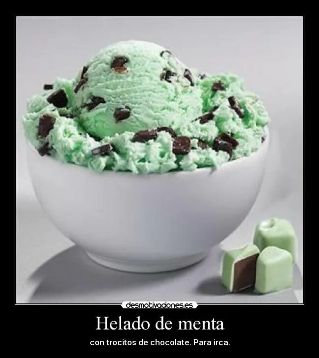 мороженое мятное с шоколадом. мятное с шоколадной крошкой. баскин роббинс мята шоколад. мятное мороженое с шоколадной крошкой баскин роббинс. десерты с мятой.