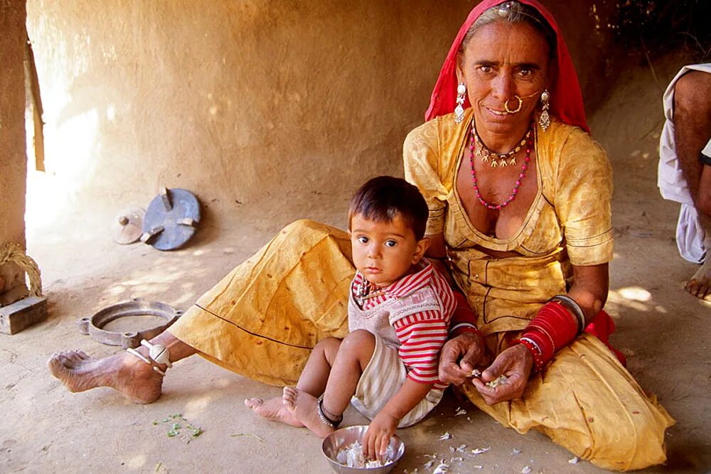 Village woman. Дети Раджастан. Young Kid and woman in Village. Village women.