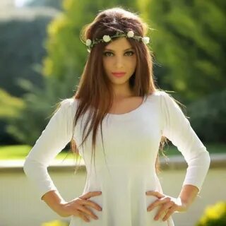 Az yasli qizlarin