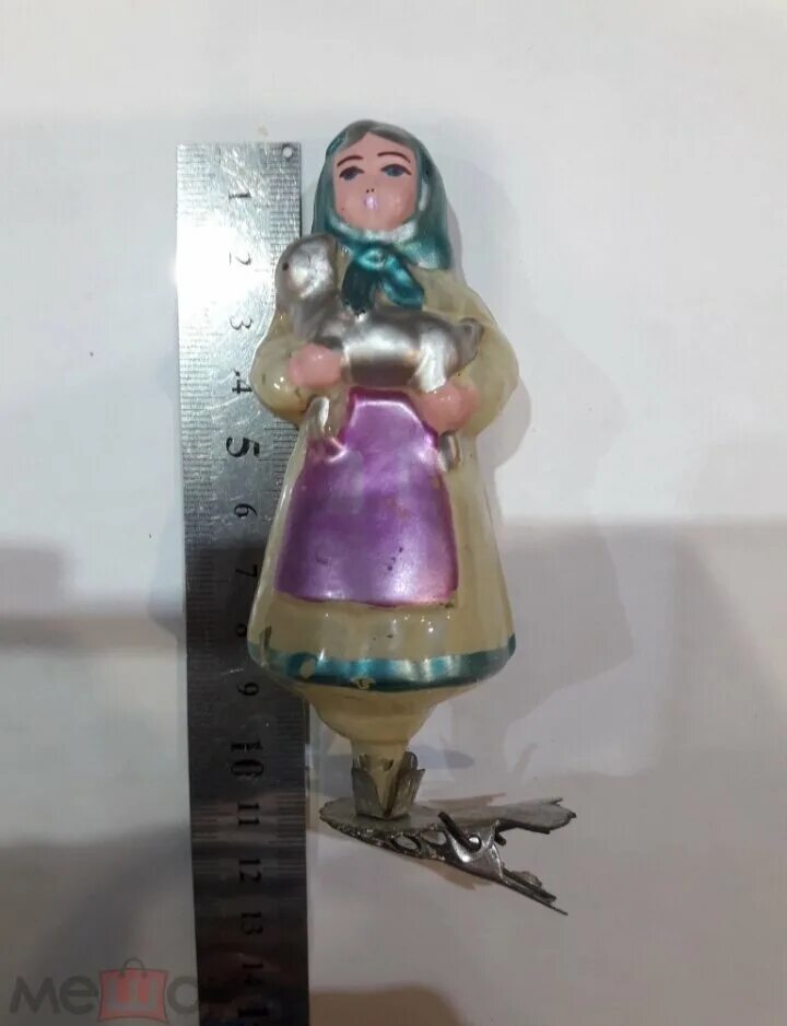 Сестрица аленушка кукла. Игрушка аленушка. Заводная игрушка ссср алёнушка. Игрушка аленушка пластмассовая. Елочная игрушка аленушка с козленком.