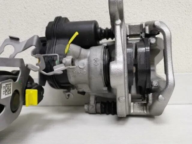 Форд мондео задний суппорт. Направляющие шахман суппорта x6000. Скоба левая задняя lc200 тормозной суппорт sat. 1293420628 суппорт. Бмв икс 7 задний суппорт разборка.