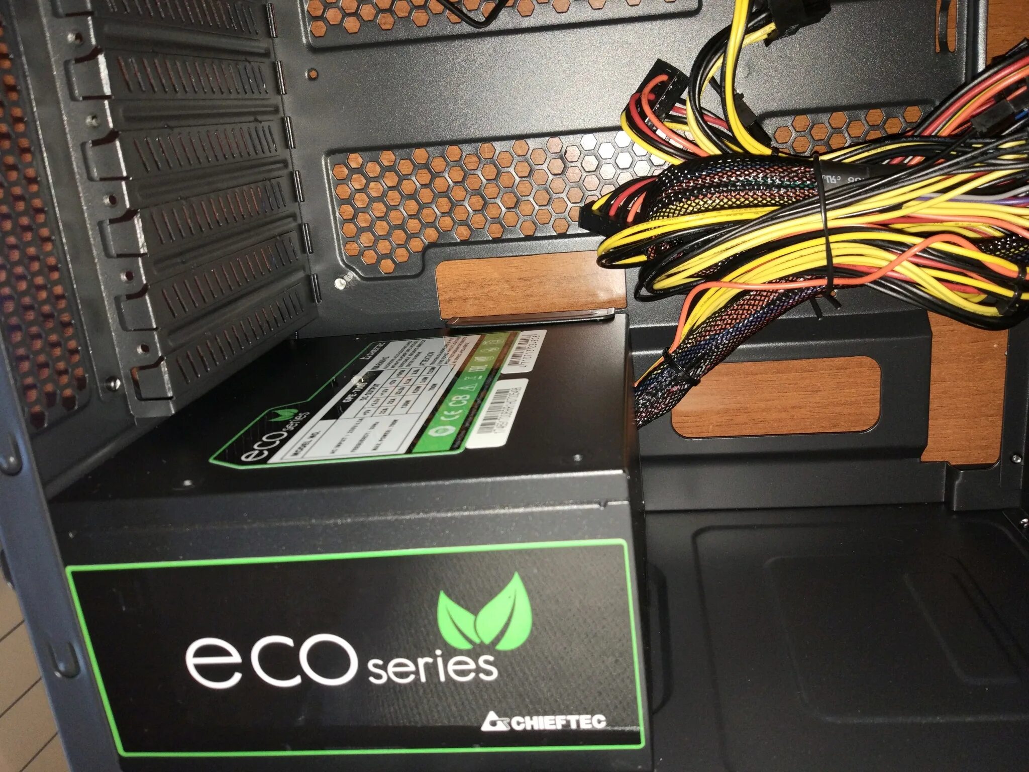 Chieftec core 700w