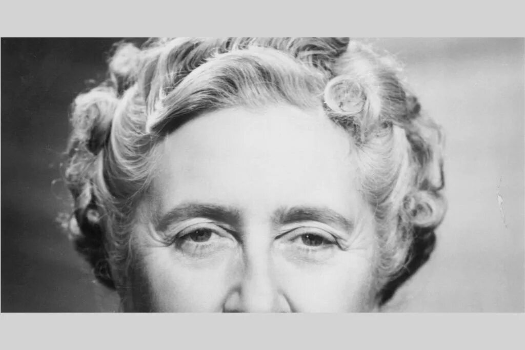 Портрет Агаты Кристи писательницы. Agatha Christie a Biography. Группа кристи биография