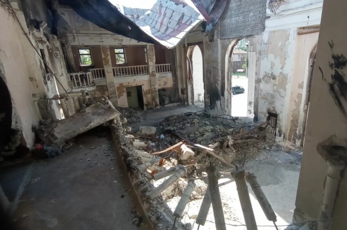Взрыв. Мариуполь взорван. Драмтеатр мариуполь война. Обстрел драмтеатра в мариуполе. Мариупольский драмтеатр взорвали.